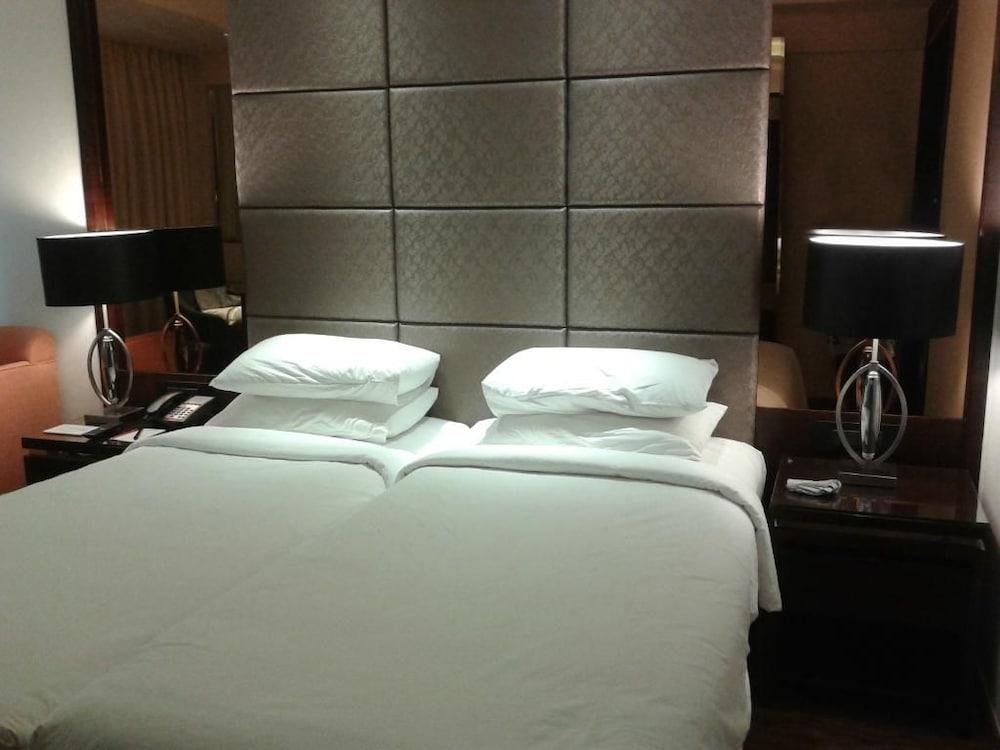 Zone By The Park , Bani Park Jaipur Hotel Exterior photo