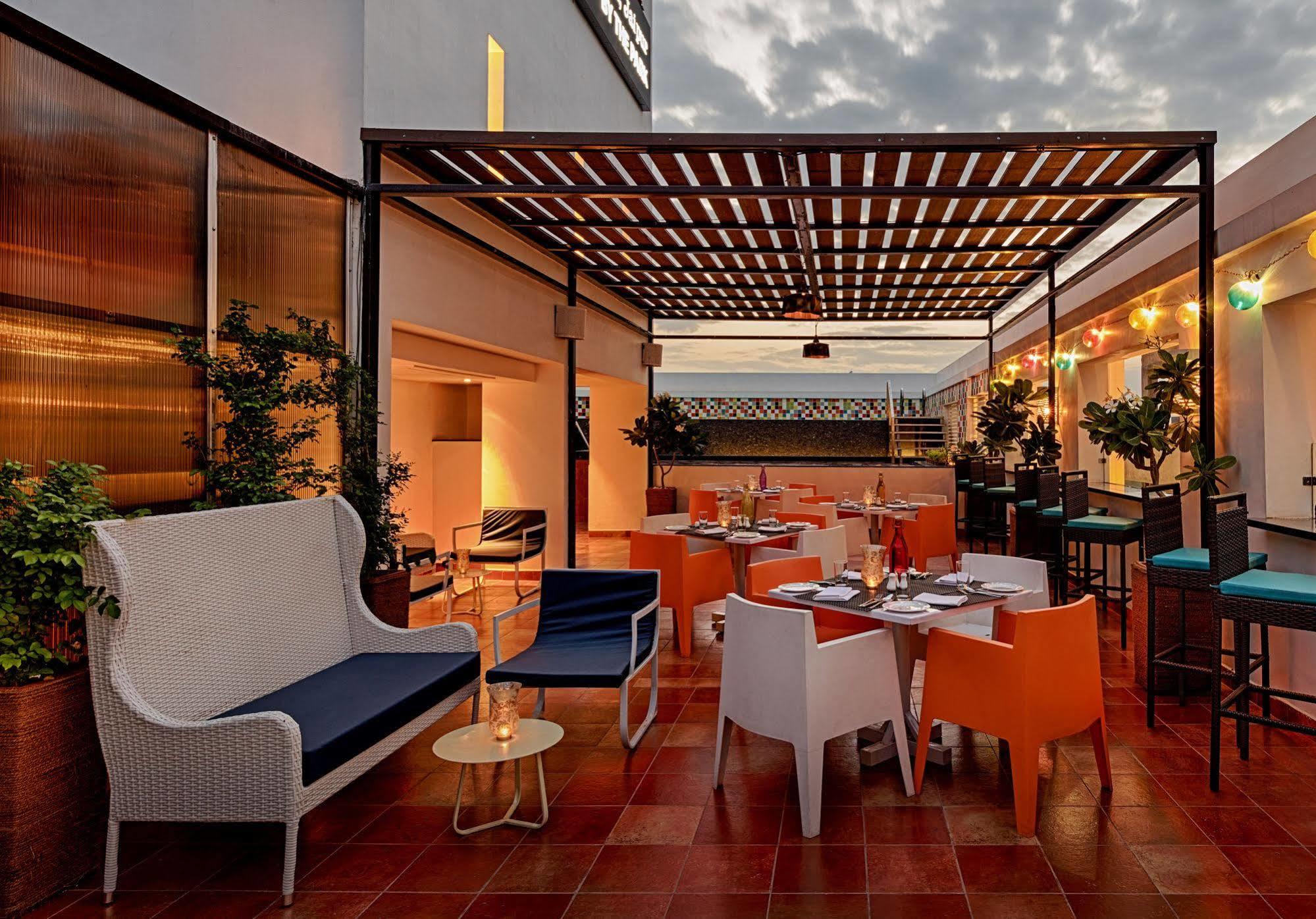 Zone By The Park , Bani Park Jaipur Hotel Exterior photo